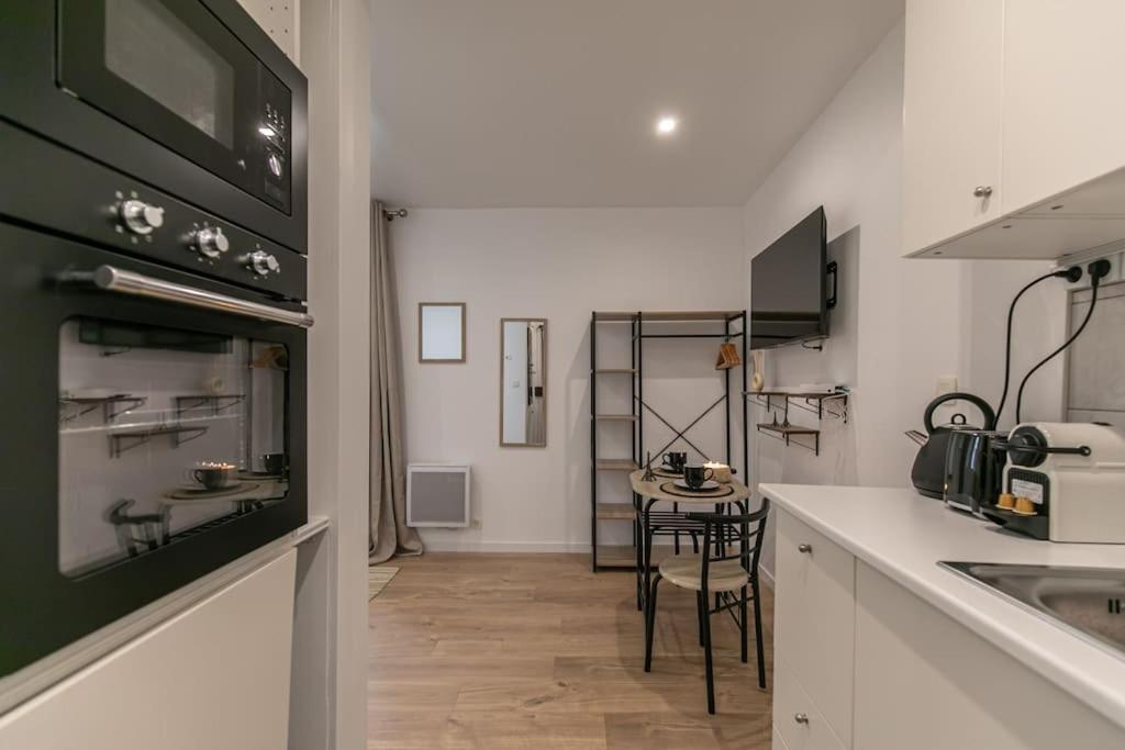 Cosy Centre 18 Apartment Paris