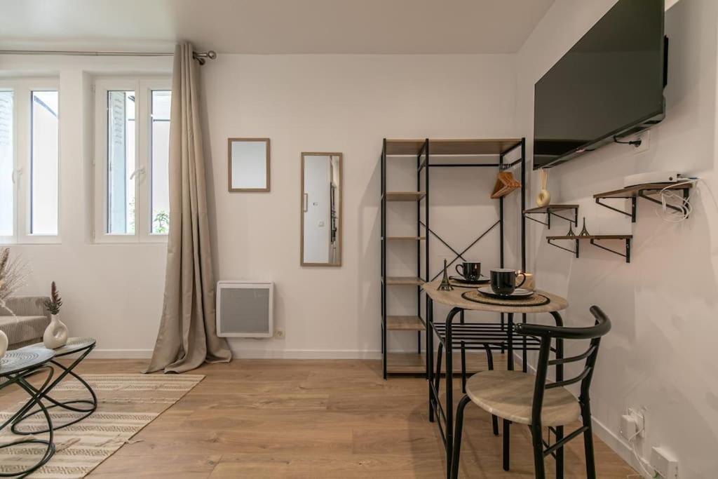 Cosy Centre 18